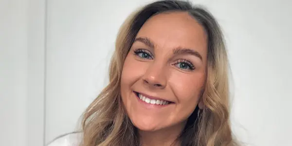 Kvinna med leende